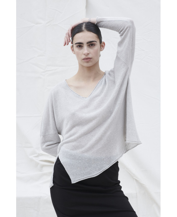 KNITTED LINEN SWEATER WITH A V-NECK