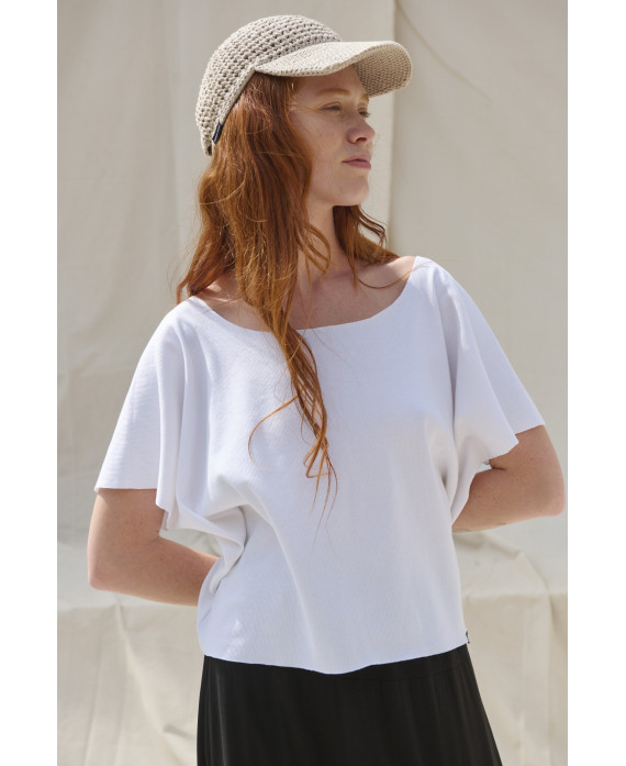 CAMISETA CUELLO PICO DE CANALÉ NEGRA
