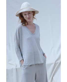 KNITTED LINEN SWEATER WITH A V-NECK