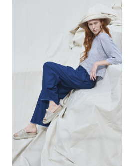 PANTALÓ AMPLE AMB PLECS DENIM