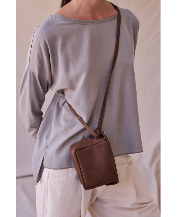 SQUARE LEATHER POUCH