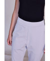 PANTALÓ RECTE DE TEIXIT ELÀSTIC EN GRIS CLAR