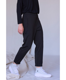 Pantaló recte de teixit elàstic i color negre