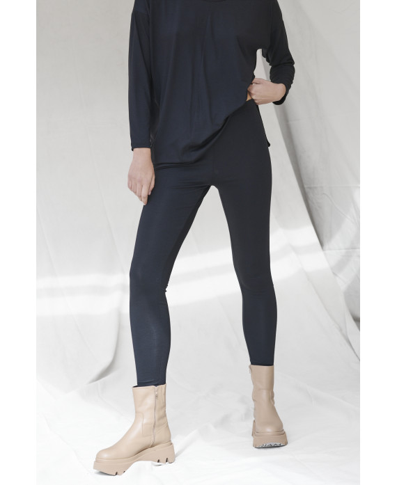 BLACK LEGGINGS