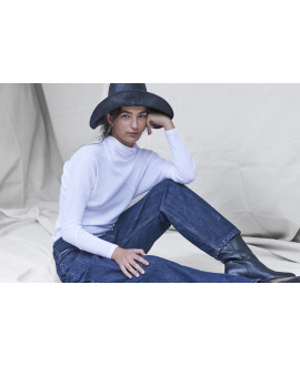 ASYMMETRIC SLIM RIBBED T-SHIRT IN WHITE