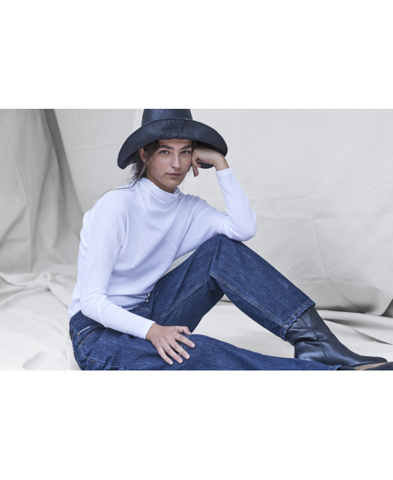 ASYMMETRIC SLIM RIBBED T-SHIRT IN WHITE