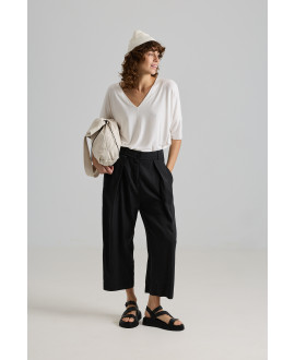 PANTALÓ AMPLA AMB PLECS DE TENCEL NEGRE