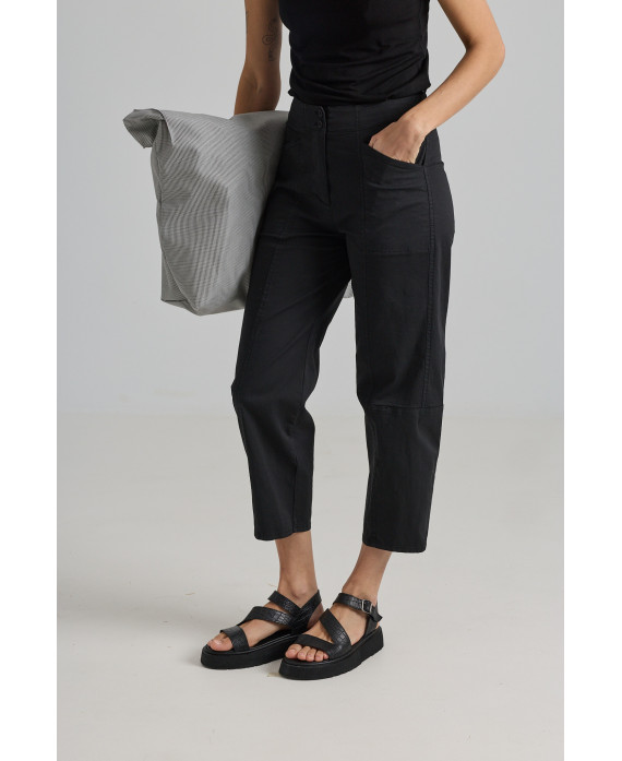 ELASTIC MULTI SEAMS TROUSERS IN BLACK
