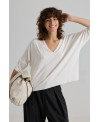 3/4 SLEEVES V-NECK OVERSIZE T-SHIRT IN WHITE