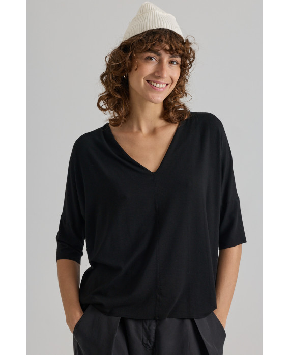 3/4 SLEEVES V-NECK OVERSIZE T-SHIRT IN BLACK