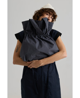 BAG WITH ADJUSTABLE STRAP IN DARK GRAY