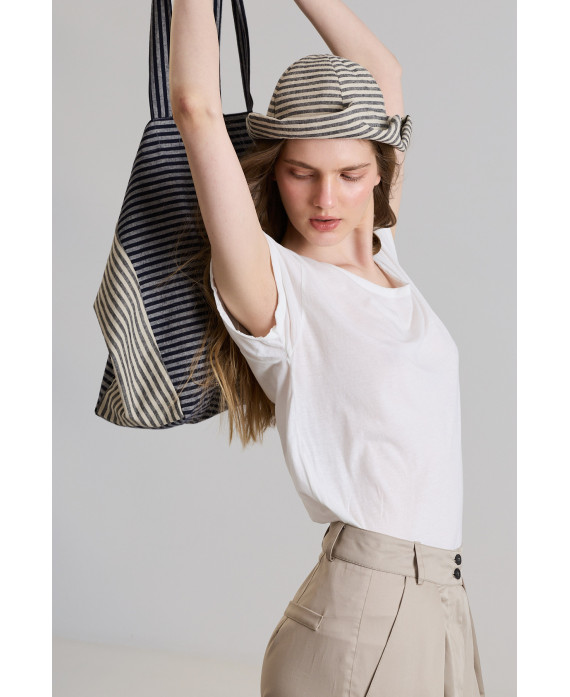 BASIC SHORT SLEEVE T-SHIRT IN WHITE