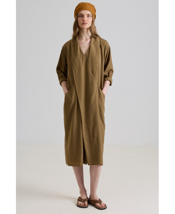 VESTIDO DELANTE CRUZADO CON MANGA ANCHA TIERRA