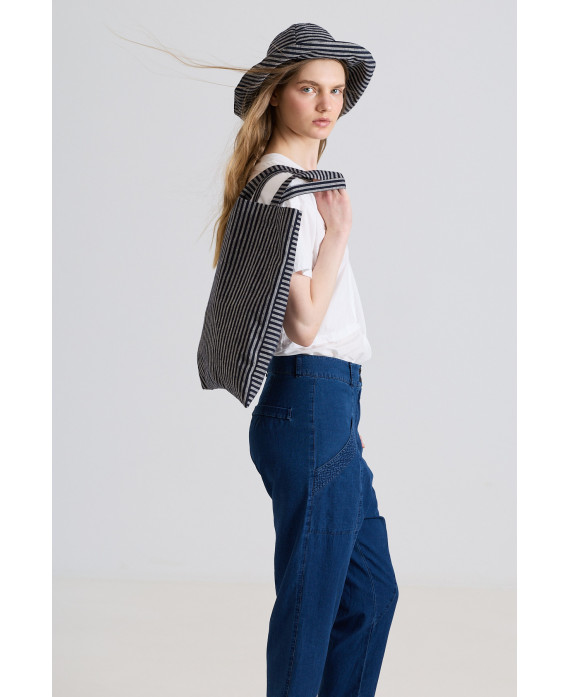 ELASTIC MULTI SEAMS TROUSERS IN BLACK