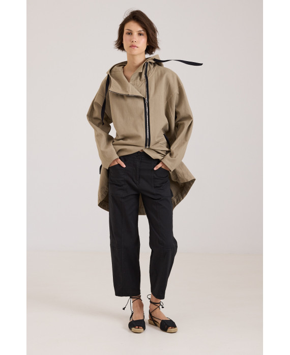 ELASTIC MULTI SEAMS TROUSERS IN BLACK