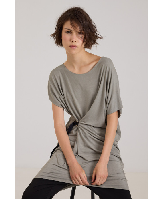 VESTIDO ELÁSTICO CON HEBILLA SALVIA