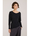 BLACK RIBBED T-SHIRT WITH IRREGULAR SEAMS