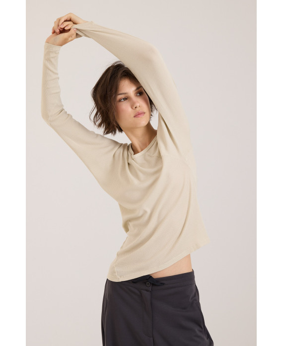 IRREGULAR FITTED RIBBED T-SHIRT IN BEIGE
