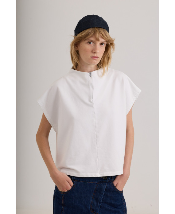 PLUSH HIGH COLLAR VEST IN WHITE
