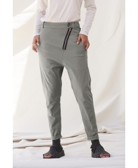 PANTALÓN CREMALLERA DESPLAZADA KAKI