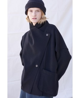CHAQUETA CORTA DE LANA Y CACHEMIR NEGRA