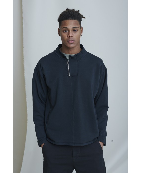 PLUSH SWEATER IN BLACK