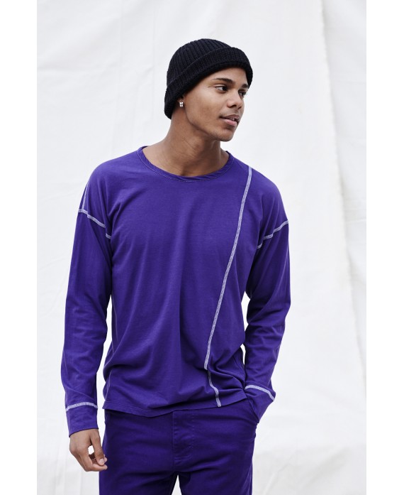 CONTRASTED SEEMS T-SHIRT IN PURPLE