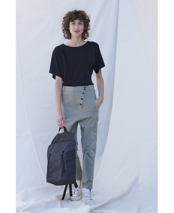 LOW POCKETS TROUSERS IN KHAKI