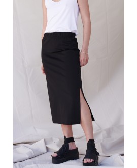 ELASTIC MIDI SKIRT IN BLACK